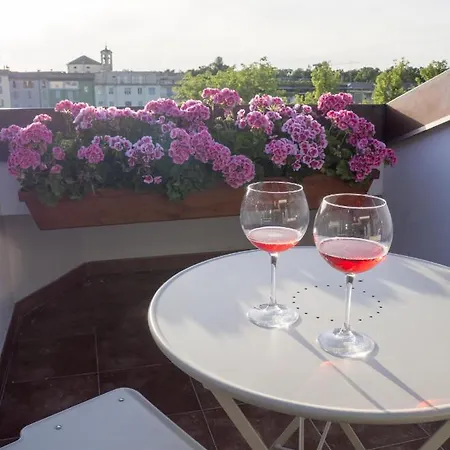 Sul Fiume Apartment *